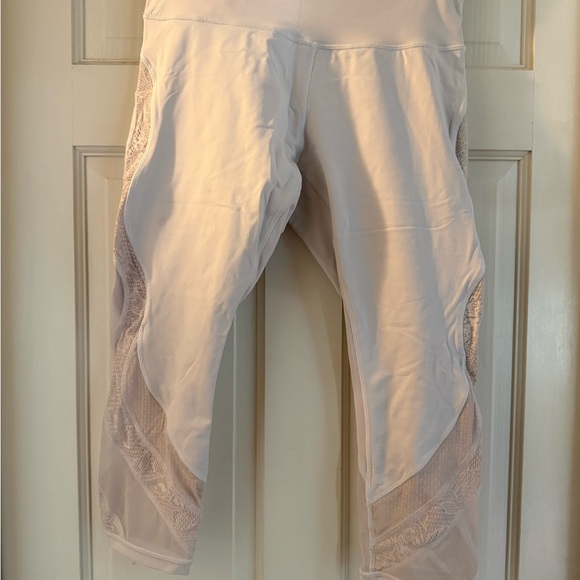 White Lululemon Cropped Leggings - Picture 1 of 3